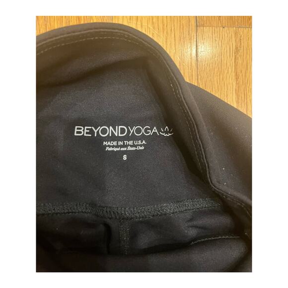 Beyond Yoga Women's  High Waisted Shimmer Black Midi Leggings Small Athleisure - Picture 4 of 8